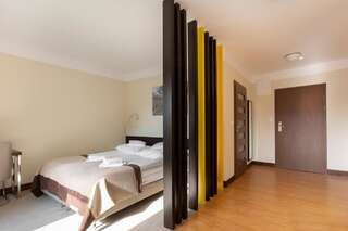 Отели типа «постель и завтрак» Poduszka Villa Buki Pokoje & SPA Ястшембя-Гура Двухместный номер Делюкс с 1 кроватью или 2 отдельными кроватями и балконом-9